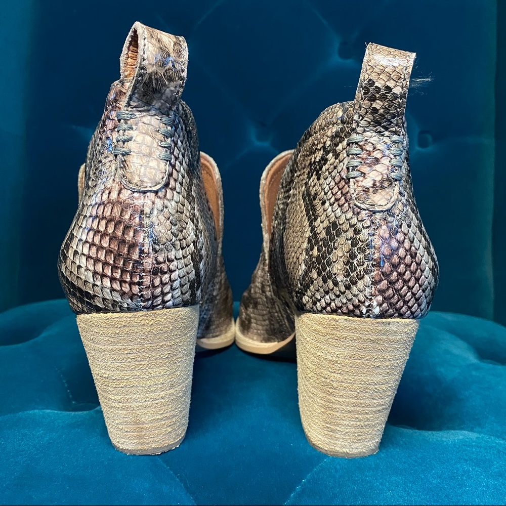 Jeffrey Campbell Taupe Snake Western bootie - Picture 6 of 15